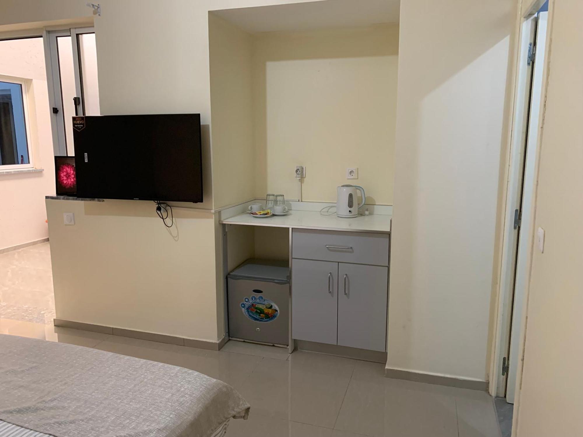 J Martins Apart Hotel Tarrafal  Extérieur photo